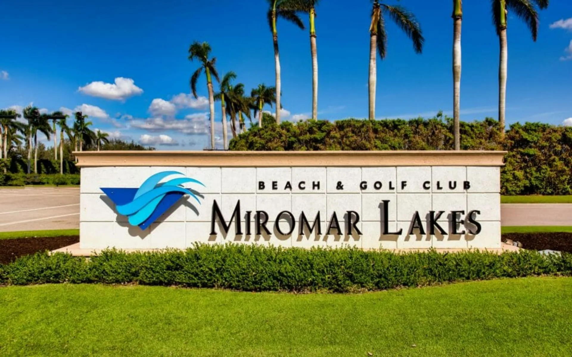 Miromar Lakes Beach & Golf Club entrance sign